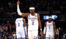 华体会亚洲官网-老鹰队在东部联盟赛中逆袭成功，晋级季后赛