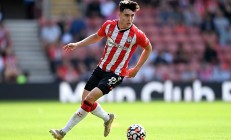 华体会地址-包含雷恩客场一球小胜，成功保持小组出线希望的词条