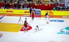 华体会中国官网-凭借一波上海队，CBA季后赛成功破门，现场弹幕炸裂