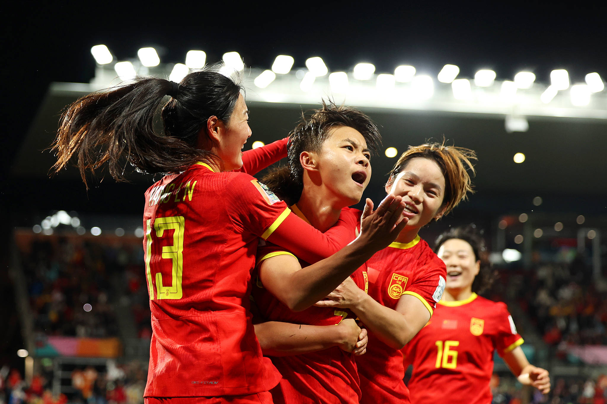 国际女足比赛中国队勇夺冠军