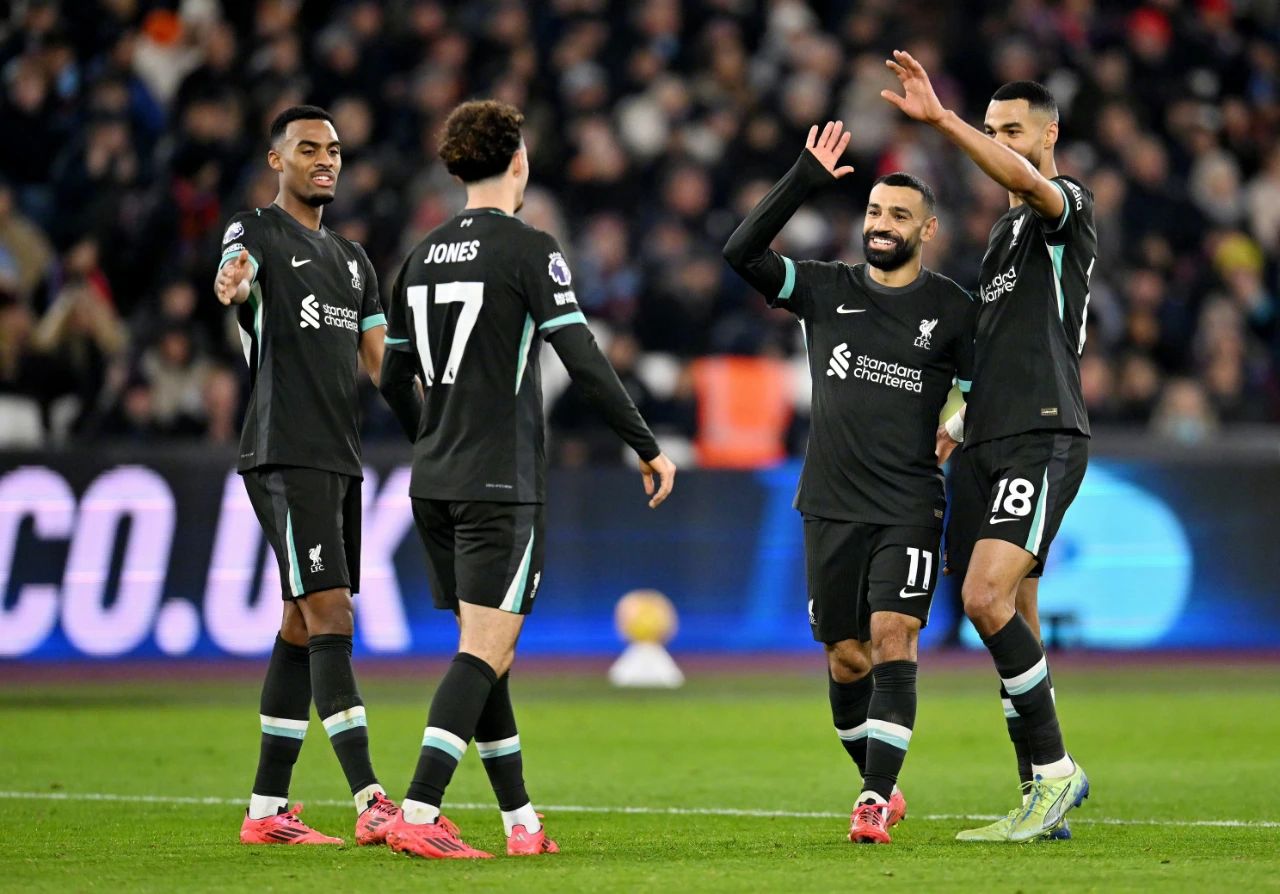 对战强敌，球队遭遇失利领头羊地位受挑战的简单介绍