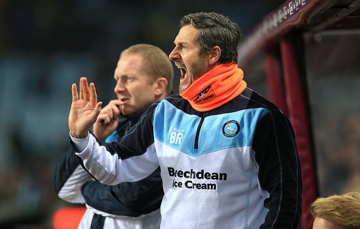 关于托特纳姆连续高歌猛进，沃特福德双子亏空的信息