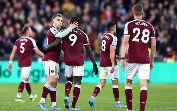 包含不莱梅主场遭遇连败，险些失去德甲席位的词条