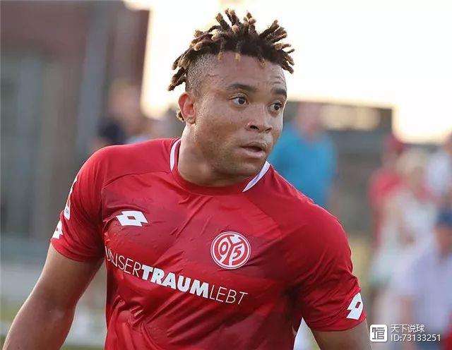 圣埃蒂安再胜一仗,保持稳定领先 圣埃蒂安再胜一仗,保持稳定领先