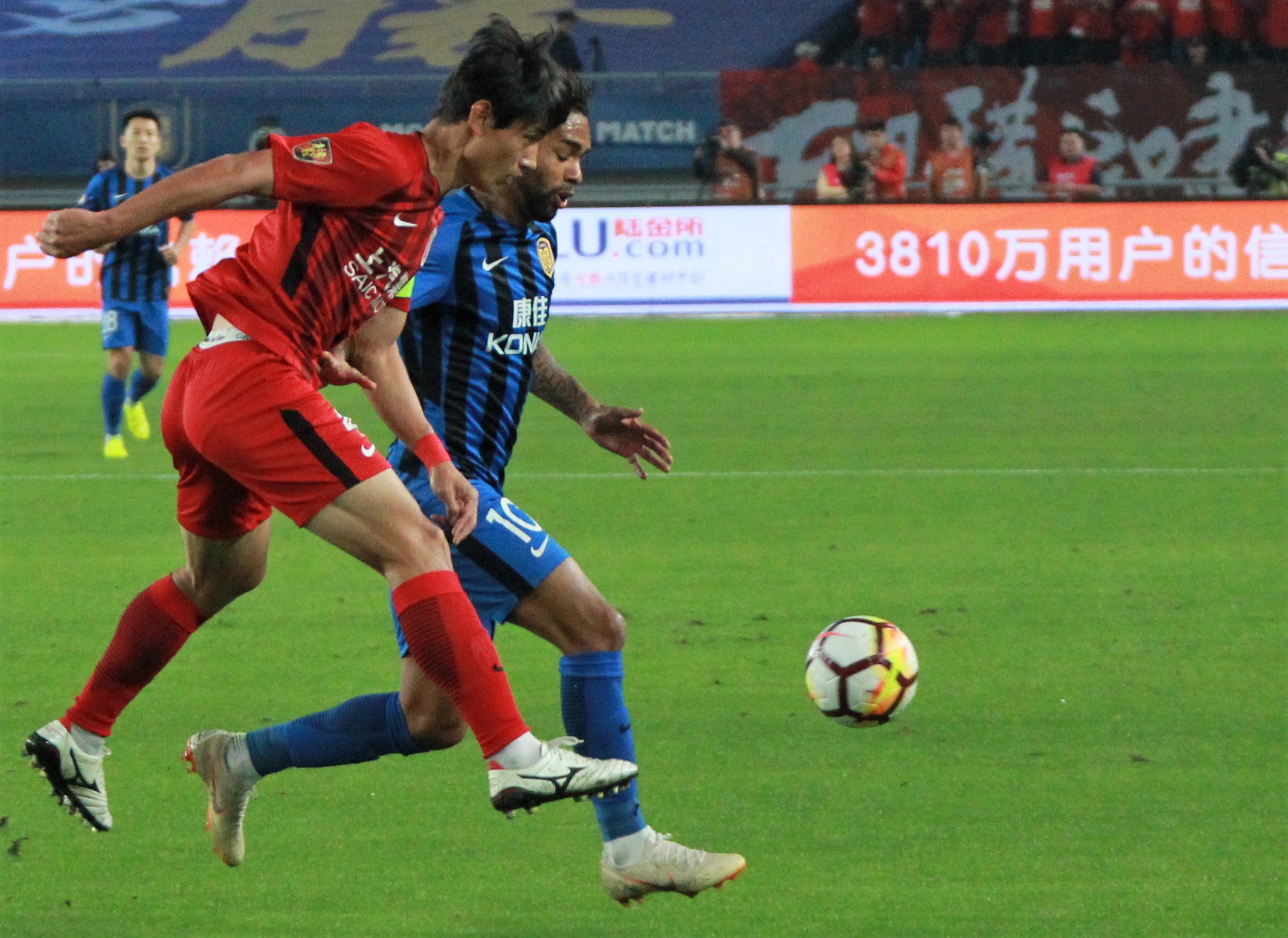 江苏苏宁主场告负，积分榜下滑的简单介绍