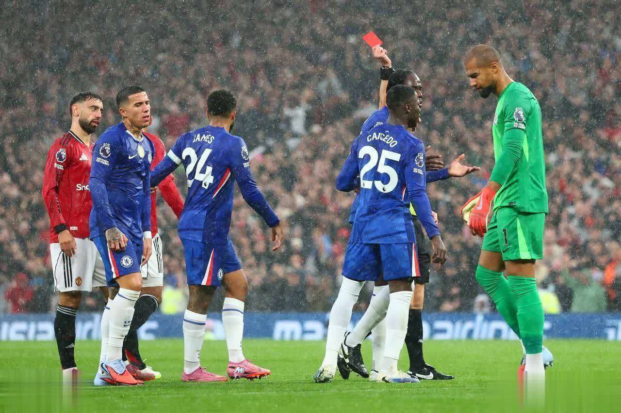 曼联客场击败切尔西,豪取保留欧冠希望 曼联客场击败切尔西,豪取保留欧冠希望