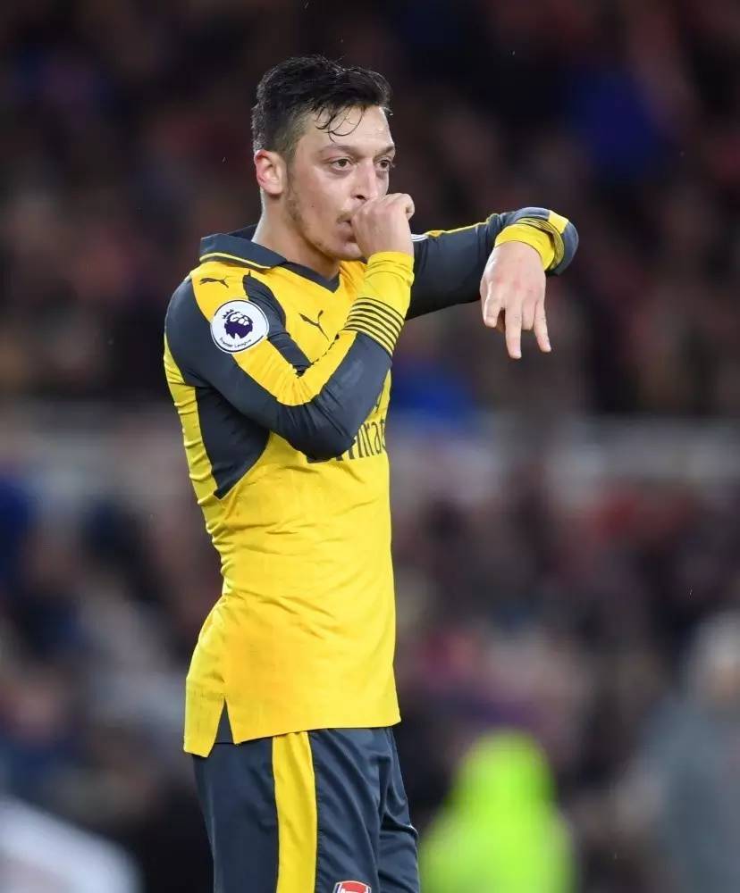 包含深圳佳兆业客场失利，连败势头难止的词条