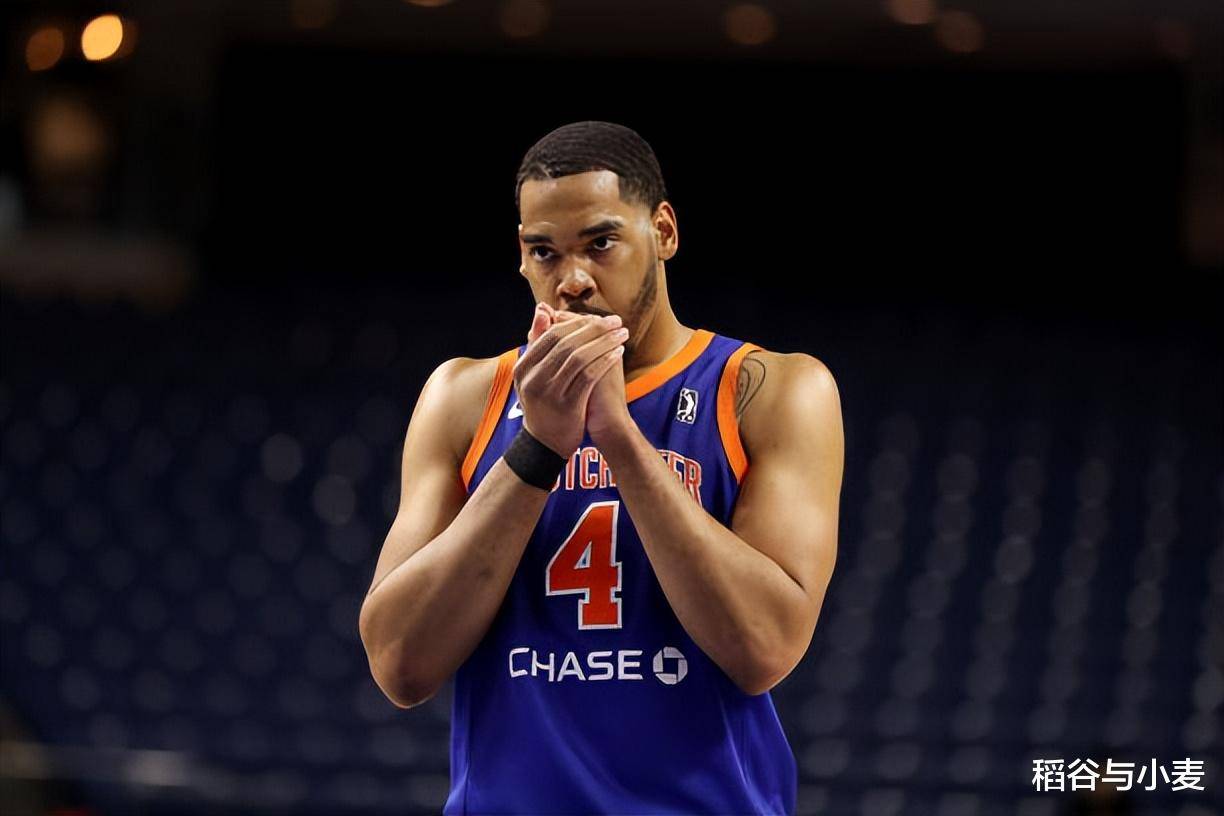 鹈鹕宣布签约新秀球员，强化内线实力备战新赛季的简单介绍