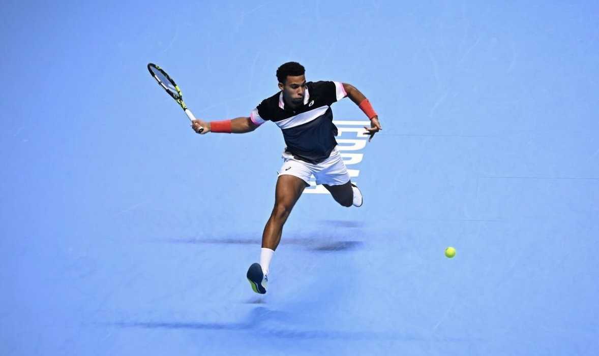 菲尔特队在场上表现出色获得胜利的简单介绍