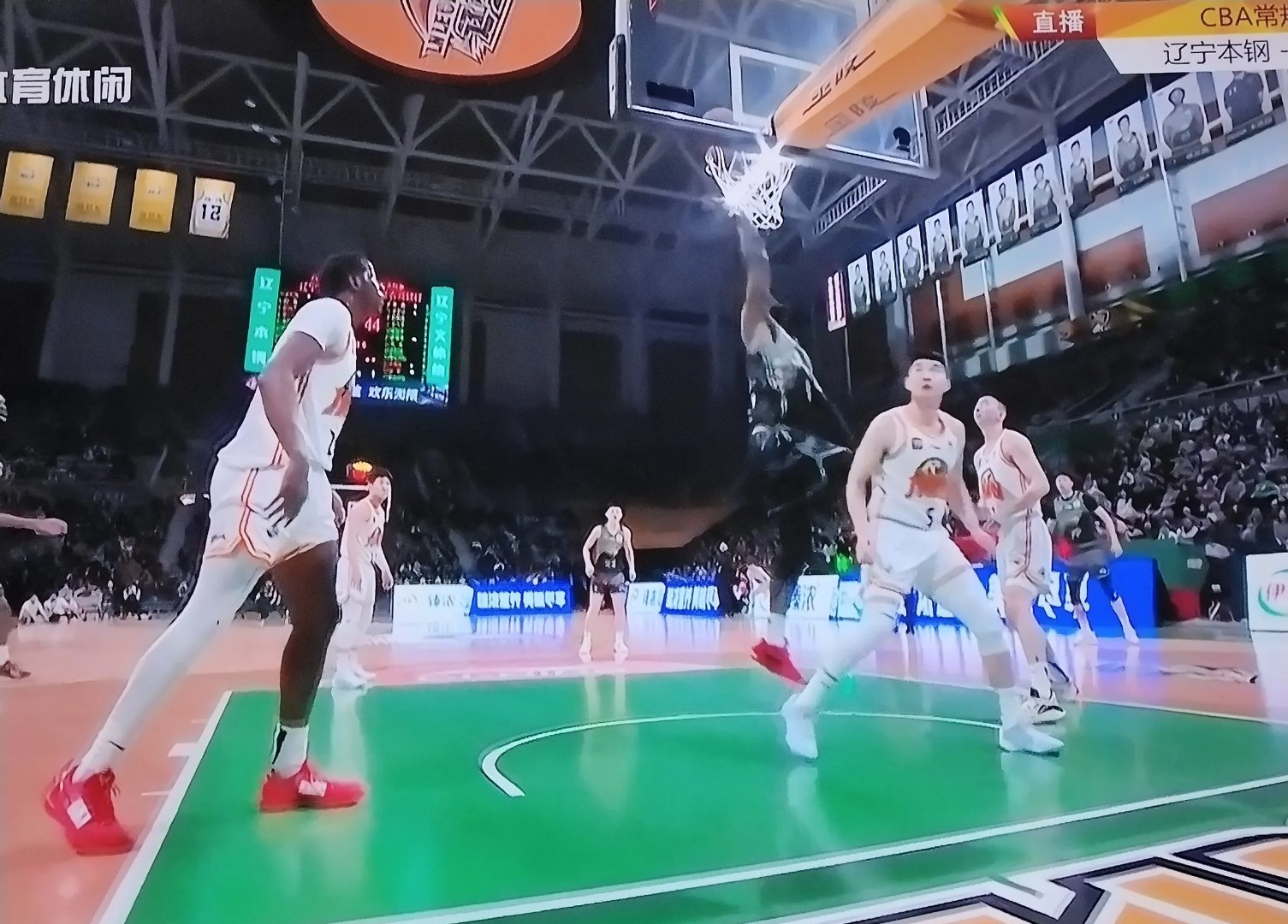 吉林队与江苏男篮争夺胜利权益