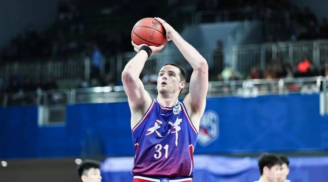 关于大卫-詹姆斯加盟CBA豪门重现巅峰能量震撼联赛的信息