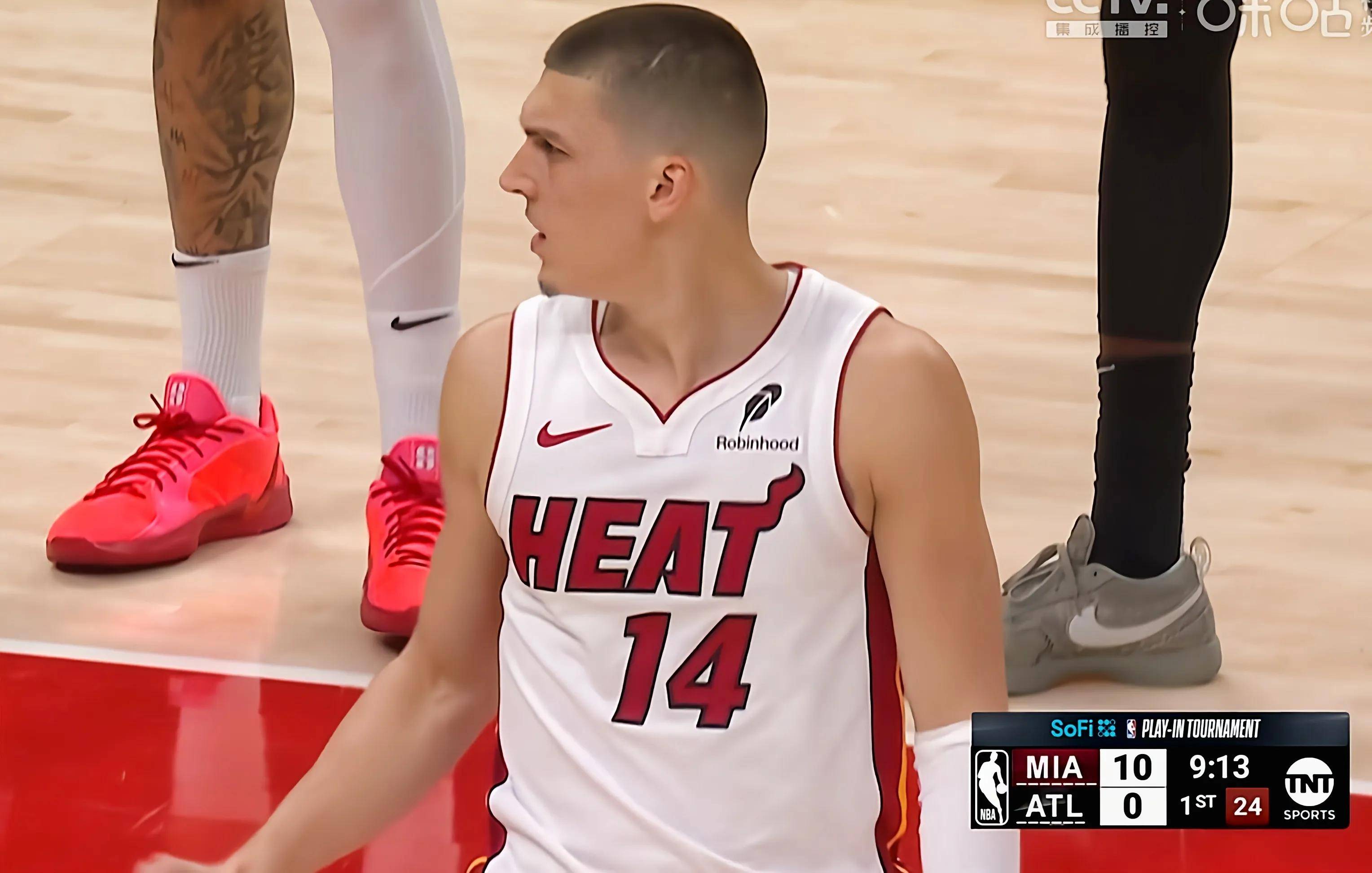 老鹰队在东部联盟赛中逆袭成功，晋级季后赛