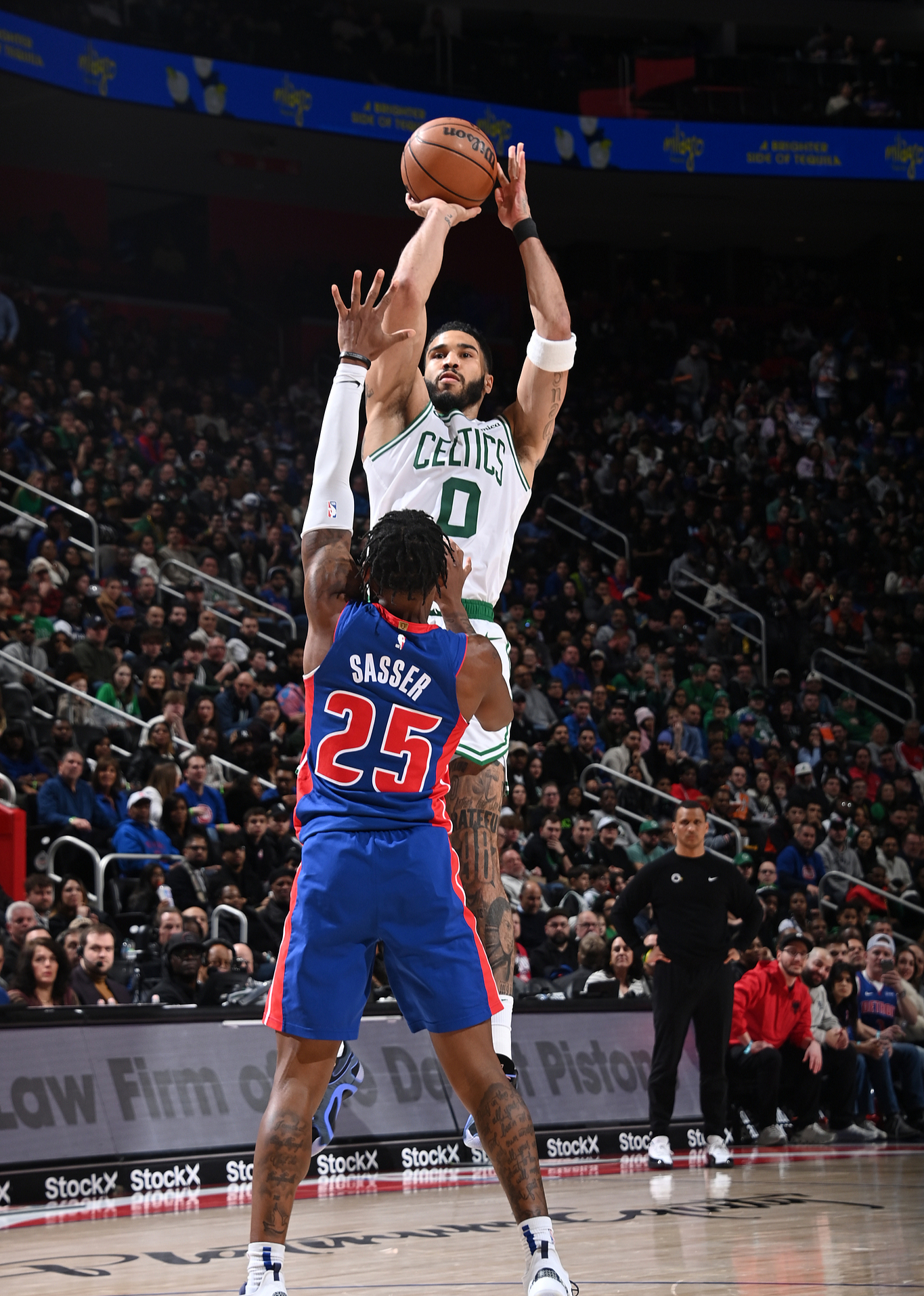 凯尔特人队蓄势待发底特律活塞不敌，篮球对话谁与争锋的简单介绍