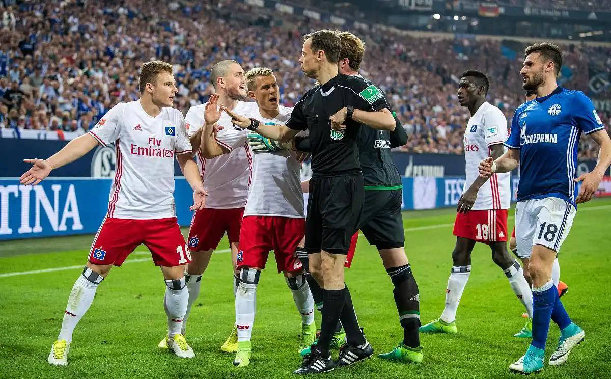 关于沙尔克高效攻击主场击败弗赖堡，稳固主场势头的信息