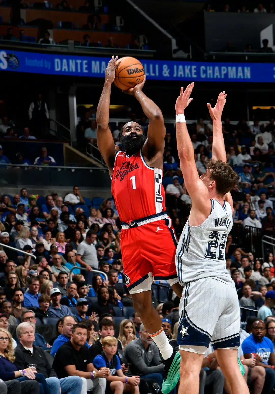 快船主场大胜魔术，取得五连胜