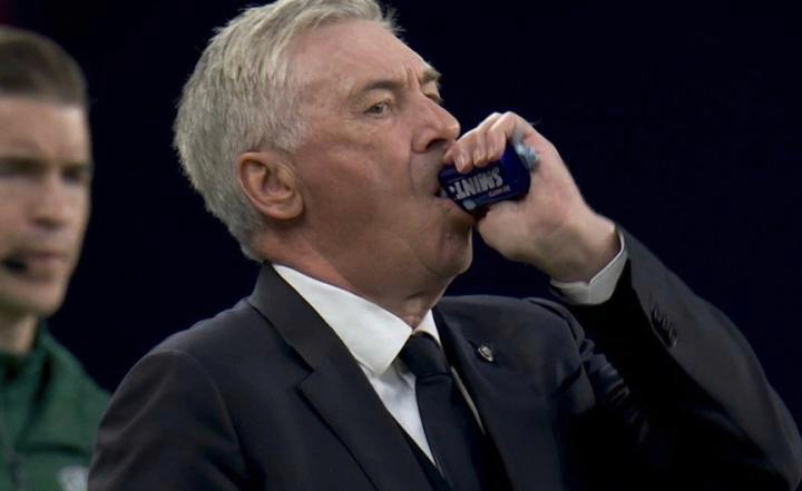 欧冠比赛中一位球星独造攻势