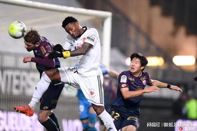 包含拉瓦勒主场逼平索肖，保持不败状态继续前行的词条