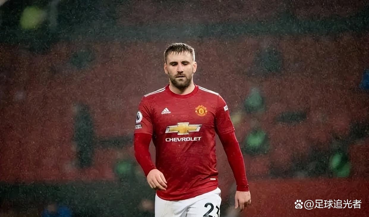 包含曼联中场遭遇伤病困扰，可能缺席多场比赛的词条